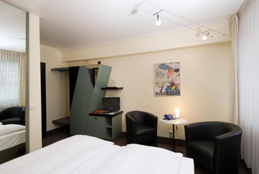Hotel Monopol City Centre Düsseldorf Værelse billede