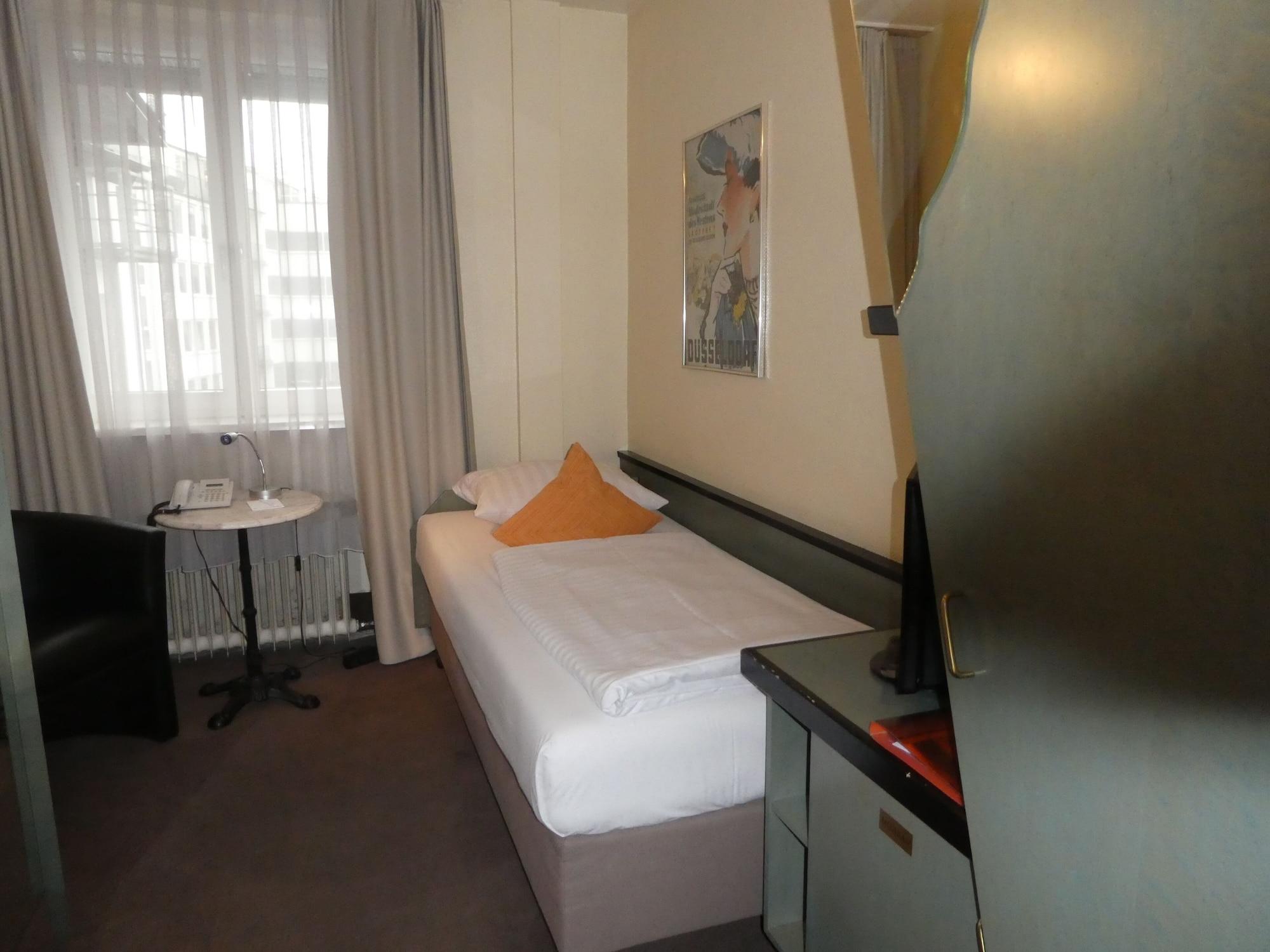 Hotel Monopol City Centre Düsseldorf Eksteriør billede