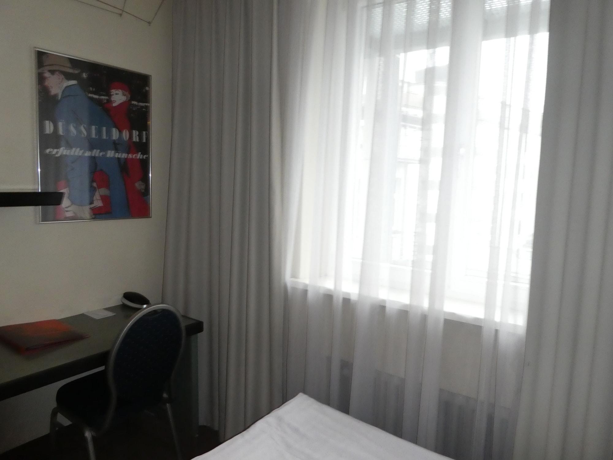 Hotel Monopol City Centre Düsseldorf Eksteriør billede