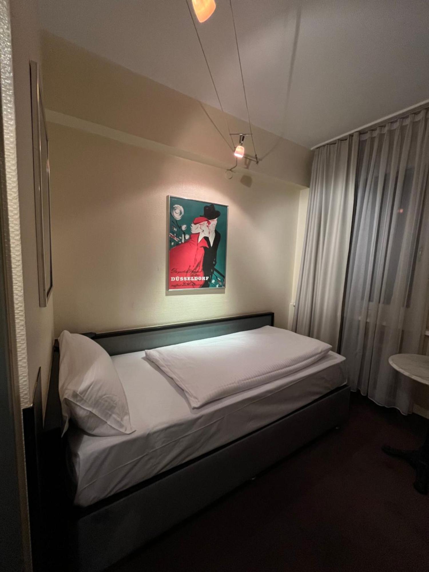 Hotel Monopol City Centre Düsseldorf Eksteriør billede