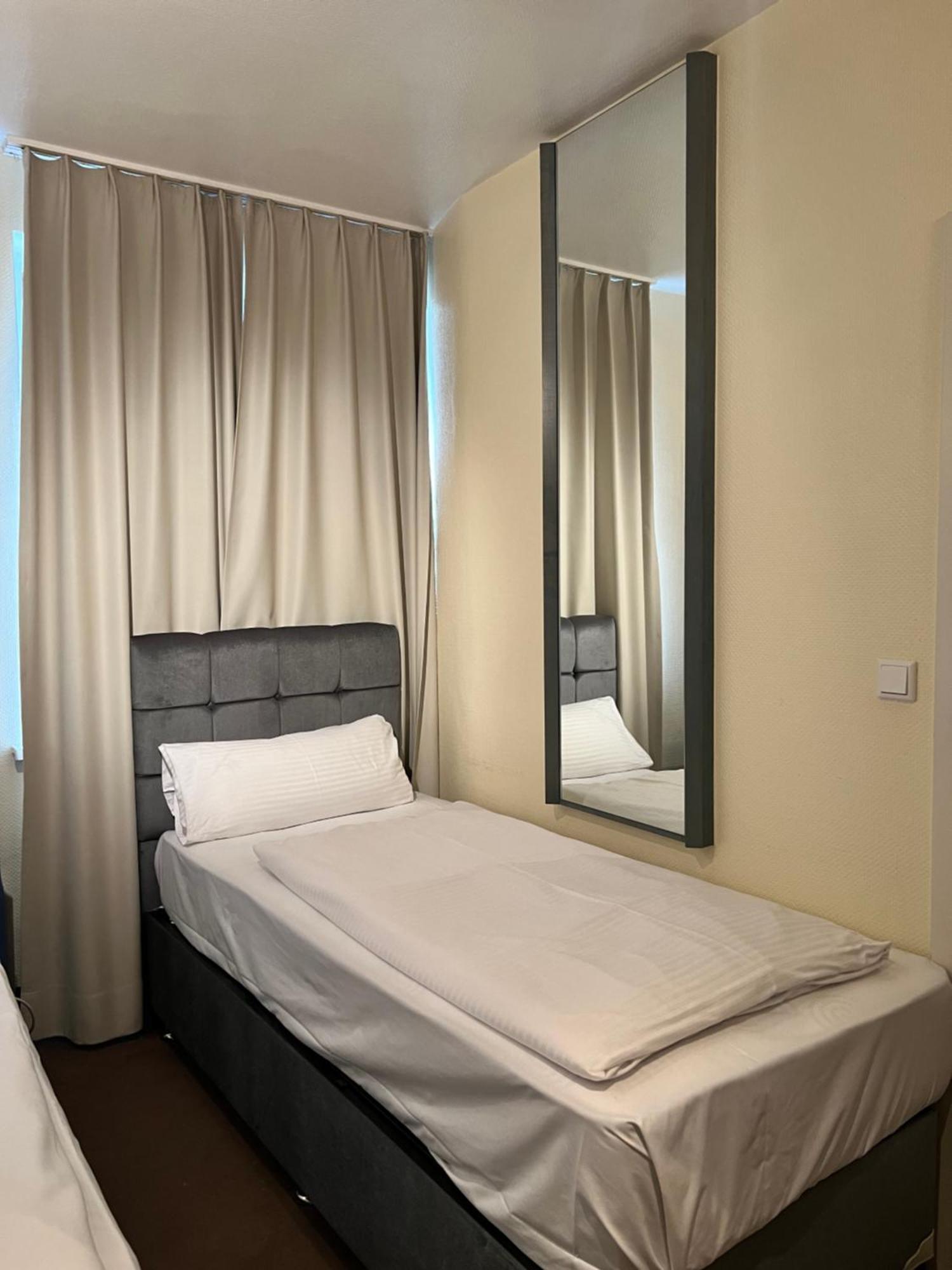 Hotel Monopol City Centre Düsseldorf Eksteriør billede