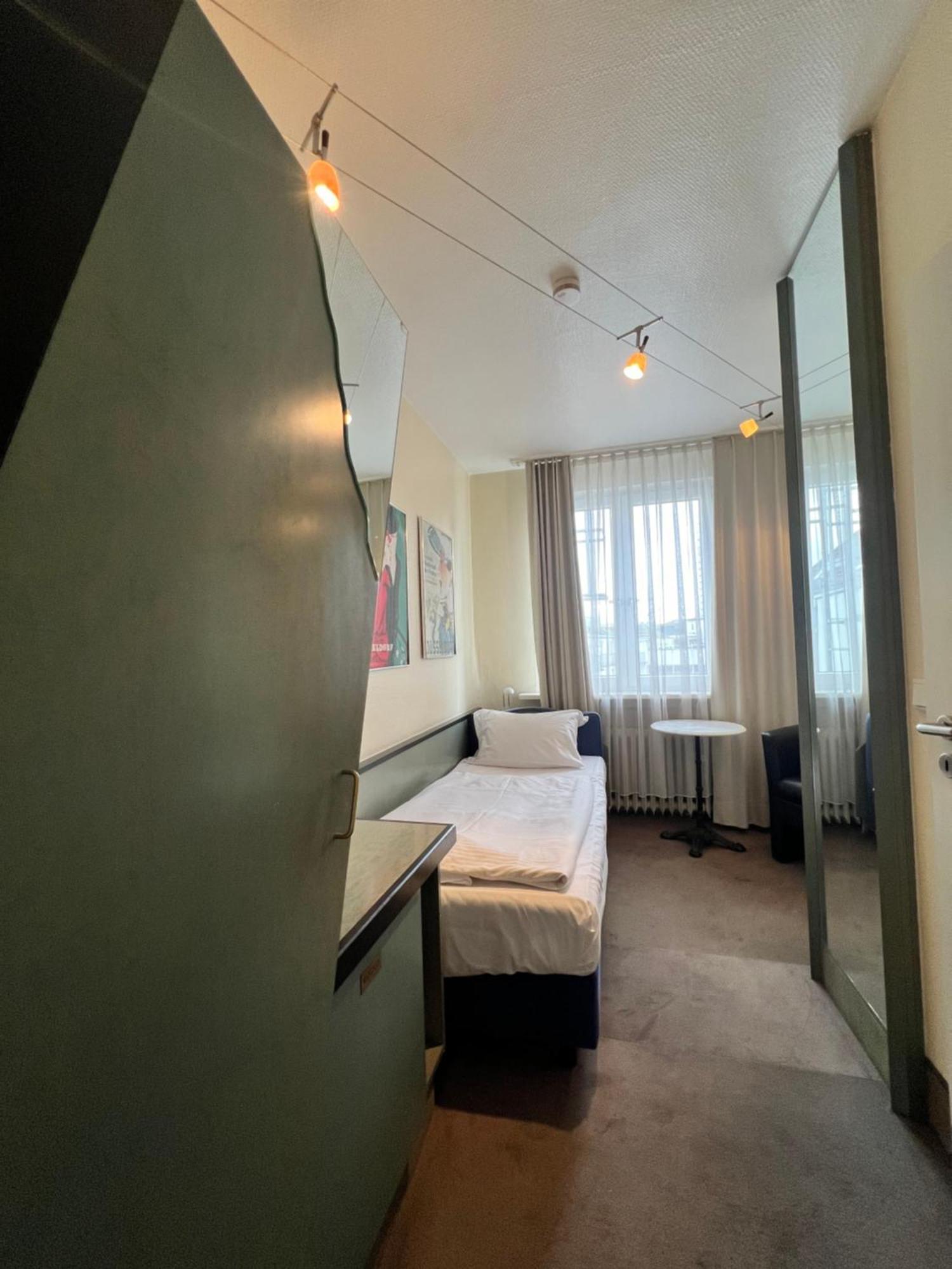 Hotel Monopol City Centre Düsseldorf Eksteriør billede