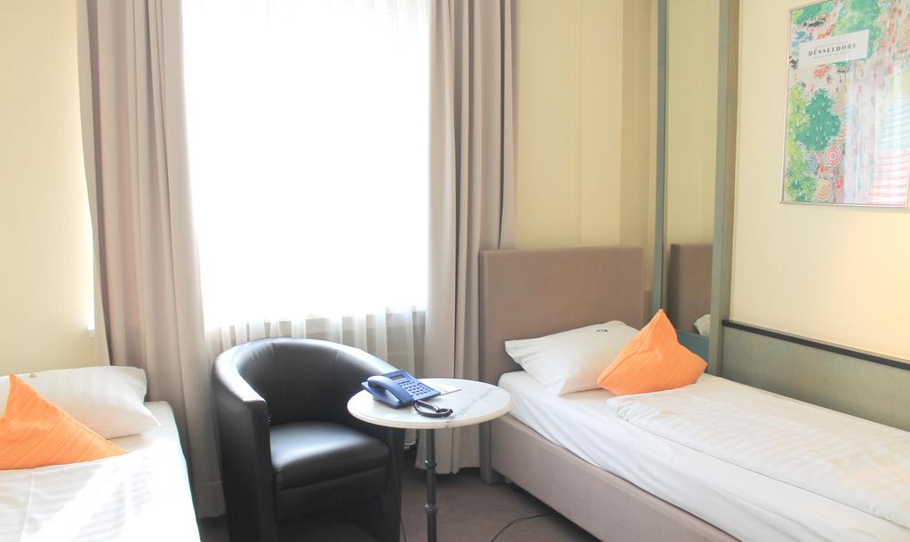 Hotel Monopol City Centre Düsseldorf Eksteriør billede